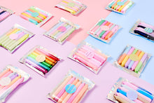 Lade das Bild in den Galerie-Viewer, Dip-Dye-Kerzen im Set: Bonbon Lavendel