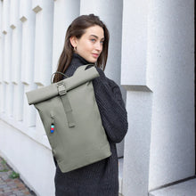 Lade das Bild in den Galerie-Viewer, Rolltop Small bass