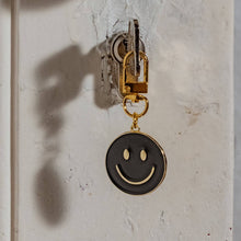 Load image into Gallery viewer, Schlüsselanhänger Smiley Schwarz (VE = 6 Stück)