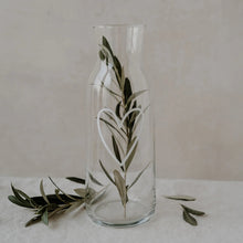 Lade das Bild in den Galerie-Viewer, Karaffe Herz weiß