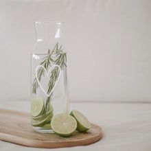 Lade das Bild in den Galerie-Viewer, Karaffe Herz weiß