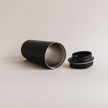 Load image into Gallery viewer, To go Becher Herz schwarz (VE = 4 Stk.)