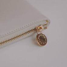 Load image into Gallery viewer, Laptoptasche Herz taupe (VE = 4 Stk.)