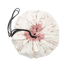 Lade das Bild in den Galerie-Viewer, Walk in a park Aufbewahrungstasche