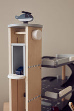 Lade das Bild in den Galerie-Viewer, Parkplatz AIDEN