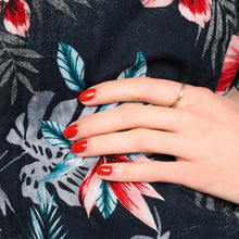 Lade das Bild in den Galerie-Viewer, Pflanzlicher Nagellack Dita