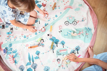 Lade das Bild in den Galerie-Viewer, Walk in a park Aufbewahrungstasche