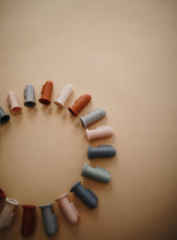 Lade das Bild in den Galerie-Viewer, Fingerzahnbürsten - Sand/ Cambridge Blue