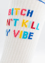 Lade das Bild in den Galerie-Viewer, Socken „Bitch don‘t kill my vibe“