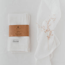 Lade das Bild in den Galerie-Viewer, Leinen Servietten Weiss im 4er Set