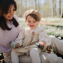 Lade das Bild in den Galerie-Viewer, Nesting Stars