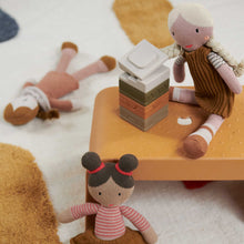 Lade das Bild in den Galerie-Viewer, Iris Puppe - rose