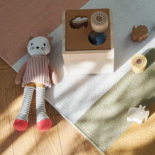 Lade das Bild in den Galerie-Viewer, Kiley Katzenpuppe - Cat tuscany rose