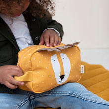 Lade das Bild in den Galerie-Viewer, Kulturtasche - Mr. Lion