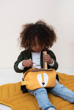 Lade das Bild in den Galerie-Viewer, Kulturtasche - Mr. Lion