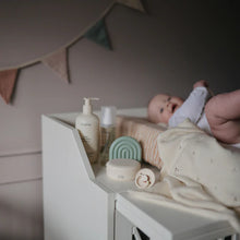 Lade das Bild in den Galerie-Viewer, Regenbogen Beißring - Cambridge blue