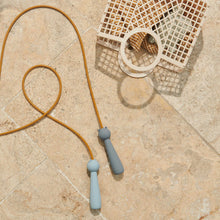 Lade das Bild in den Galerie-Viewer, Samantha Korb - Sandy