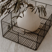 Lade das Bild in den Galerie-Viewer, Drahtkorb eckig 45 x 31 cm