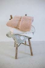 Lade das Bild in den Galerie-Viewer, Babydecke Plüsch Runa