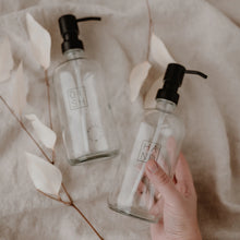 Lade das Bild in den Galerie-Viewer, Seifenspender Hand transparent - 500ml