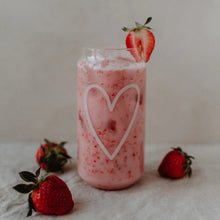 Lade das Bild in den Galerie-Viewer, Hohes Trinkglas - Herz