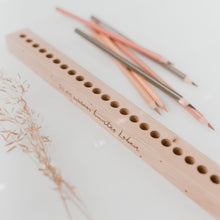 Lade das Bild in den Galerie-Viewer, Stiftehalter Buntes Leben