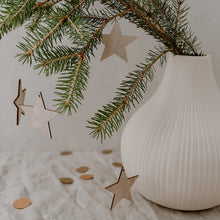 Lade das Bild in den Galerie-Viewer, Holzanhänger Stern natur im 8er Set