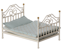 Lade das Bild in den Galerie-Viewer, Vintage Bett, Mikro - weiß