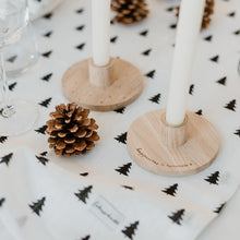 Lade das Bild in den Galerie-Viewer, Kerzenständer Punkte aus Eiche