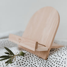 Lade das Bild in den Galerie-Viewer, Buchständer Herz