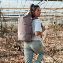 Lade das Bild in den Galerie-Viewer, Rolltop - seahorse