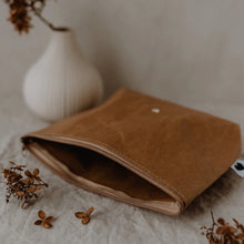 Lade das Bild in den Galerie-Viewer, Kosmetiktasche Herz