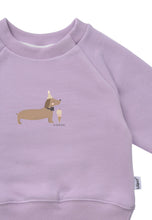 Lade das Bild in den Galerie-Viewer, Sweatshirt in flieder mit Print "Dackel": 110/116
