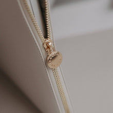 Lade das Bild in den Galerie-Viewer, Laptoptasche Herz taupe (VE = 4 Stk.)

