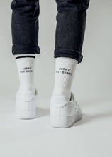 Lade das Bild in den Galerie-Viewer, SORRY NOT SORRY SOCKEN: 43-46
