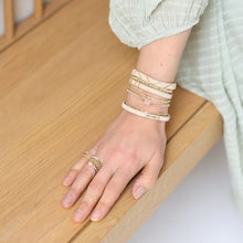 Lade das Bild in den Galerie-Viewer, Stone Line Armband - cream
