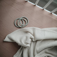 Lade das Bild in den Galerie-Viewer, Perlenbeißring (Armband) - Green Tea
